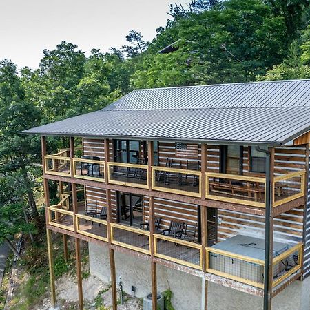 Smoky View With A Twist Villa Pigeon Forge Exterior photo