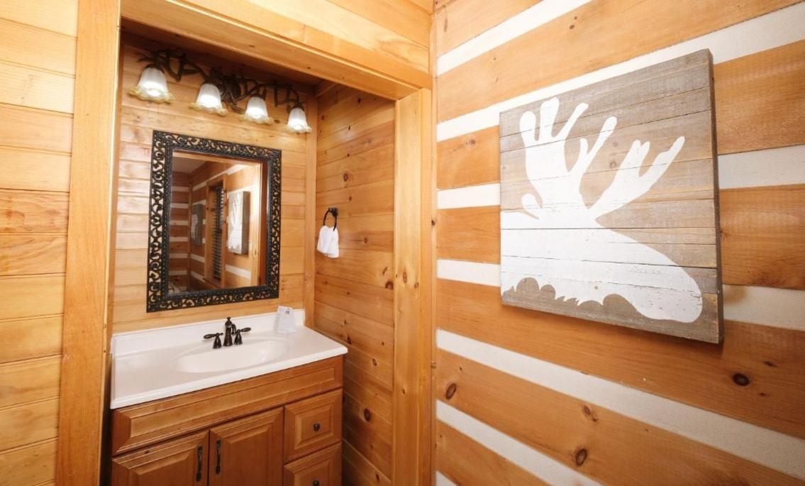Smoky View With A Twist Villa Pigeon Forge Exterior photo