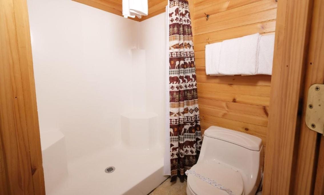 Smoky View With A Twist Villa Pigeon Forge Exterior photo