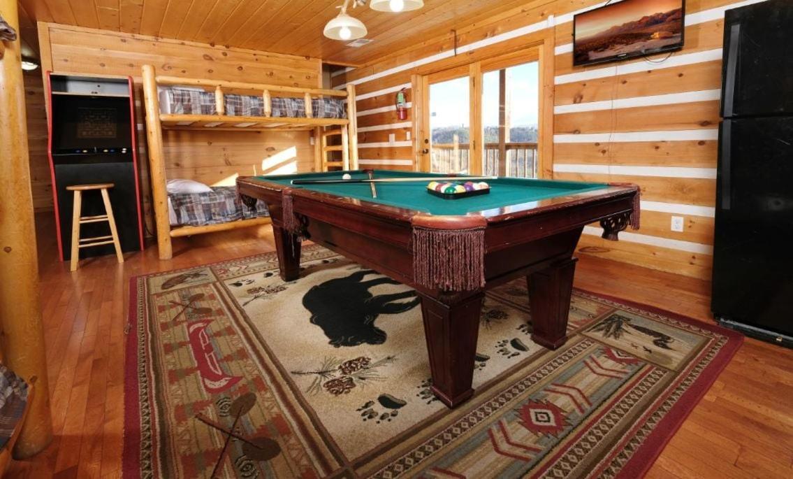 Smoky View With A Twist Villa Pigeon Forge Exterior photo